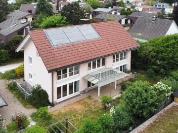 Grosses 7.5 Zimmer Einfamilienhaus an einzigartiger Lage