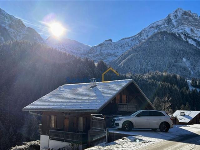 Großes 8 Zimmer Chalet, sehr sonnig
