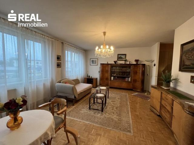 Großgarconniere mit PKW Stellplatz in Parsch