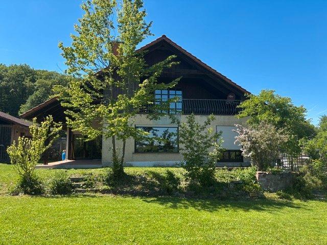 Großräumiges Traumhaus für Familie in ruhiger Lage