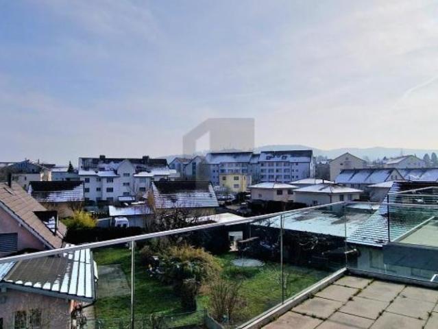 GROSSZÜGIG MIT 2 TERRASSEN
