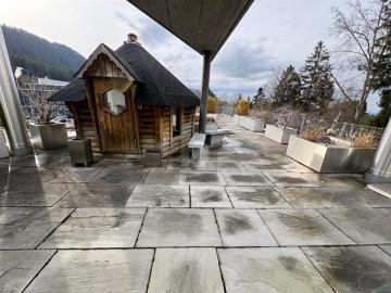 GROSSZÜGIG MIT TERRASSE UND SAUNA