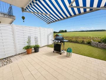GROSSZÜGIG MIT GARTEN UND BALKON