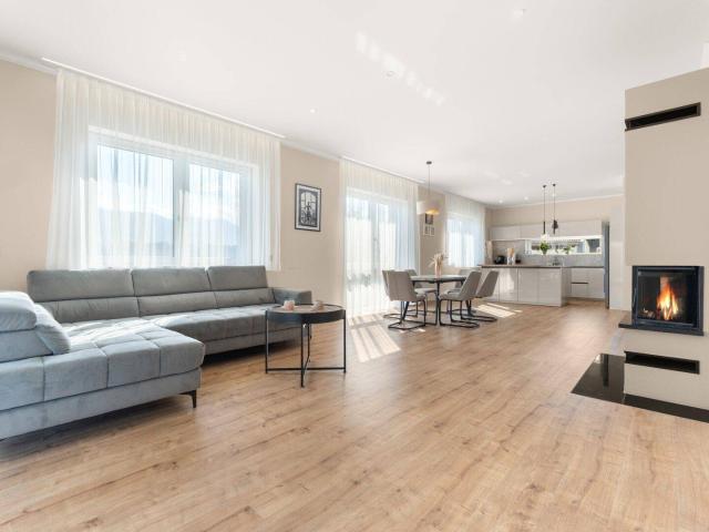 Großzügig. Modern. Vielseitig. Modernes Familienhaus mit separater Wohneinheit