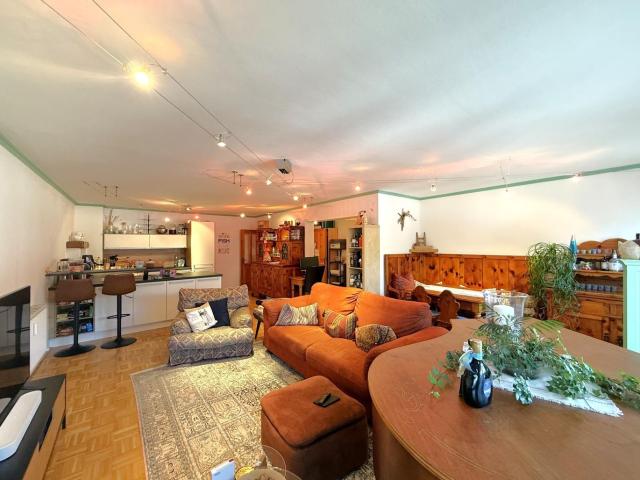 95 m² Wohnkomfort in Mutters 2,5 Zimmer Wohnung mit Garage & Stellplatz
