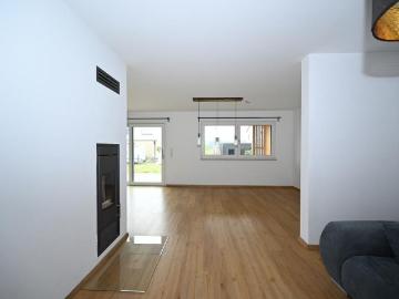 Großzügig + Modern + Sofort frei! Neuwertige Doppelhaushälfte in schöner Lage, Seubersdorf
