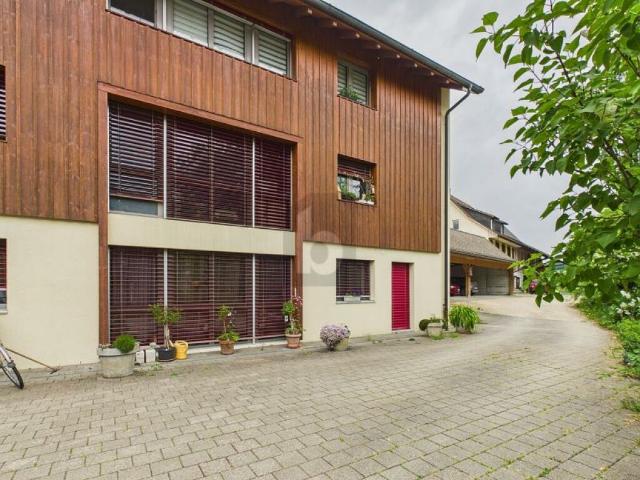 GROSSZÜGIG AUF ZWEI ETAGEN