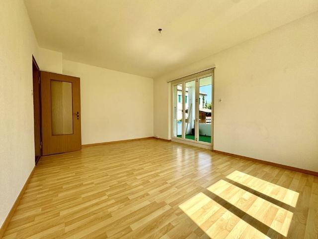 Grosszügig an ruhiger Lage mit grosser Terrasse!