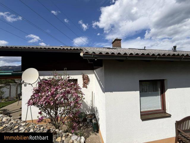 Großzügig angelegtes Einfamilienhaus in Bruck an der Mur mit Balkon, Terrasse & 2 Garagen!