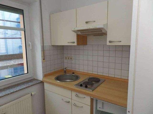 großzügig geschnittene 2 Raumwohnung mit Balkon in guter Lage