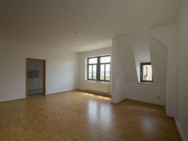 großzügig geschnittene 2 Raum Wohnung mit Ankleidezimmer
