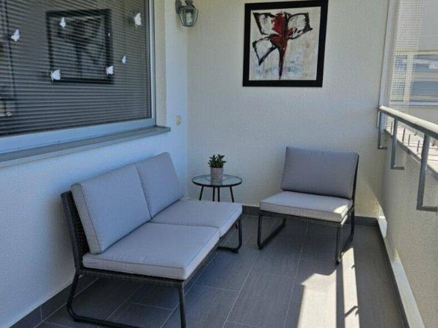 Großzügig geschnittene 3 Zimmer Wohnung mit Weitblick!