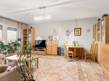 Großzügig geschnittene Vier Zimmer Wohnung mit Wohlfühlcharakter