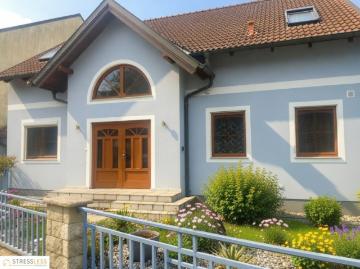 Großzügig geschnittenes Ein / Zweifamilienhaus nur 3 Minuten vor der Wiener Stadtgrenze!