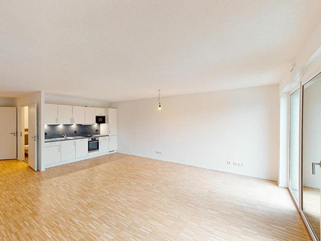 Großzügig gschnittene 3 Zimmer Wohnung mit 2 Bädern