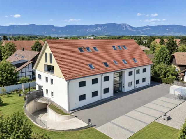 GROSSZÜGIG, HELL UND MODERN AN FAMILIENFREUNDLICHER LAGE