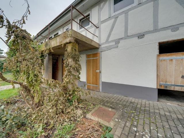 Großzügig & stilvoll wohnen – 4 Zimmerwohnung mit Balkon und besonderem Charakter