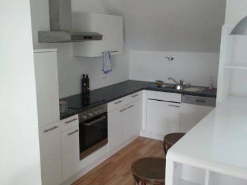 Großzügig und hell: 2 Zimmer Maisonette Wohnung in beliebter Wohngegend