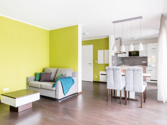 Großzügig und möbliert: 2 Zimmer Wohnung im elevon