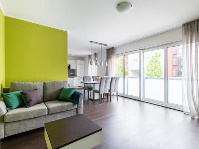 Großzügig und möbliert: 2 Zimmer Wohnung im elevon