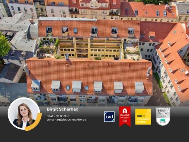 Großzügig und ruhige 2 Zimmer Wohnung mit zwei Balkonen in zentraler Lage der Hallenser Altstadt !