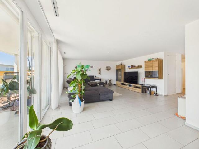 Grosszügig wohnen 4.5 Zimmerwohnung mit 124 m² und grossem Balkon