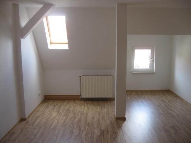 Großzügig wohnen über den Dächern von Zwickau – 3 Raum Wohnung mit Balkon & Einbauküche