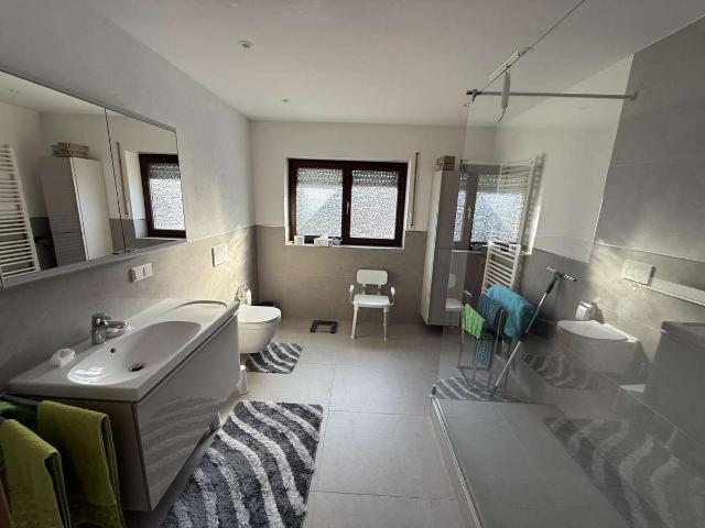 Großzügig wohnen wie im eigenen Haus – 161 m² Wohnfläche, Terrasse & 3 Balkone