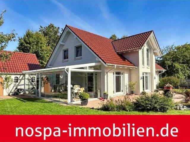 Großzügig wohnen. Draußen genießen. Zuhause ankommen! Unmittelbar am Südensee gelegen
