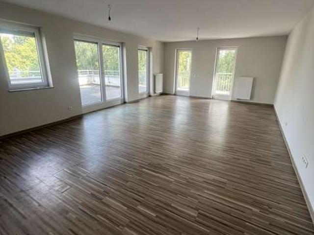 Großzügig wohnen – hochwertige 3 Zimmer Wohnung mit imposanter Dachterrasse