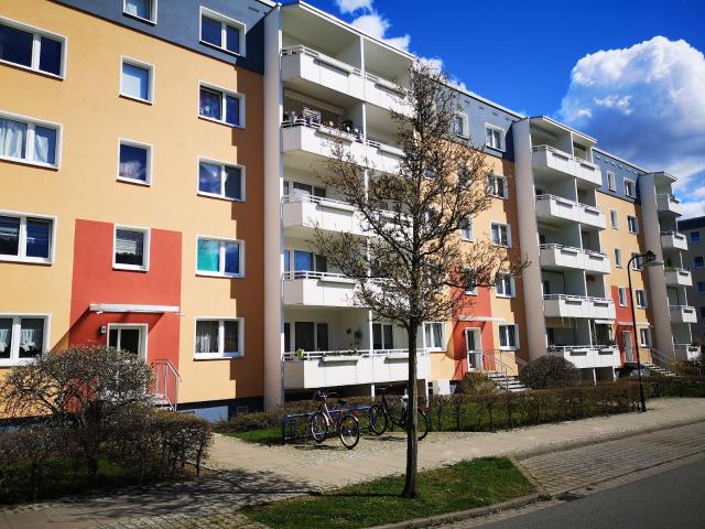 Großzügig Wohnen im Erdgeschoss mit Balkon