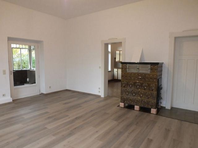 Großzügig wohnen im Grünen! 4 Zimmer Erdgeschosswohnung mit Wintergarten und Garten in Gandesbergen
