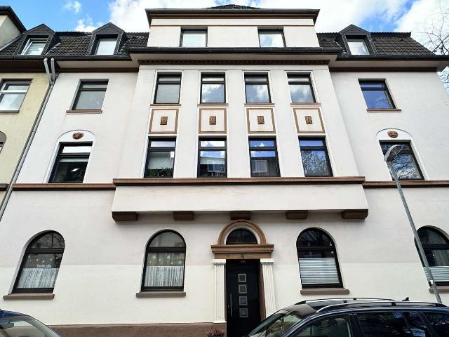 Großzügig Wohnen im klassischen Altbau – Attraktive 3 Zimmer ETW in zentraler Ruhiglage