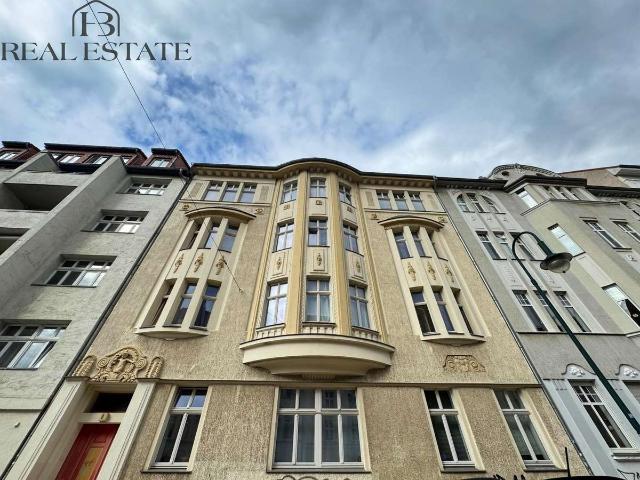 Großzügig wohnen in der Altstadt – 3 Zimmer auf ca. 111 m²!