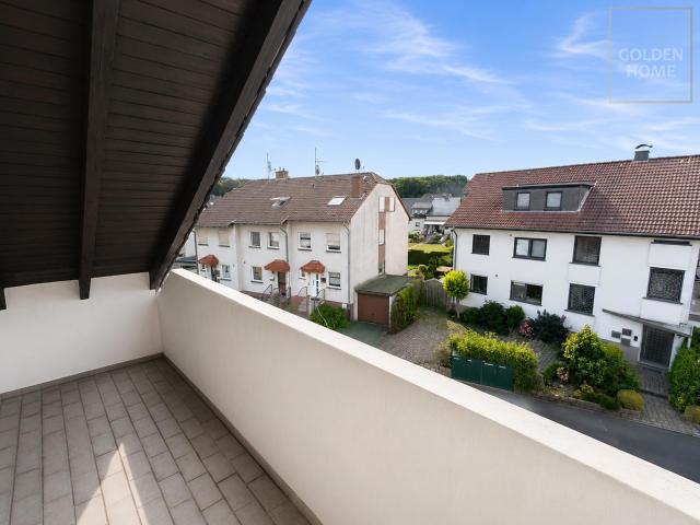 Großzügig wohnen mit Kamin und ausgebautem Spitzboden