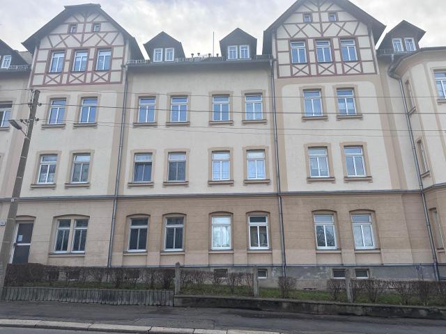 Großzügig wohnen mit Sonnenbalkon – Moderne 3 Raum Wohnung mit offener Küche und Wannenbad in Glauchau