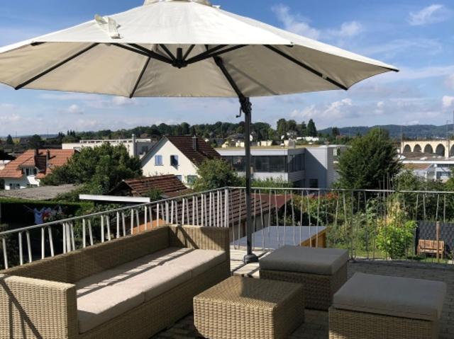 Grosszügig wohnen mit Sonnenterrasse 2.5 Zimmer auf 88 m²