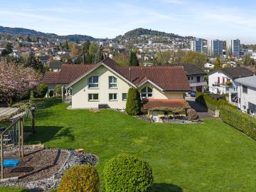 Grosszügig Wohnen mit weitläufiger Gartenanlage