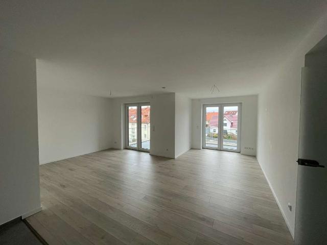 Großzügige 4 Raumwohnung mit Balkon, Gäste WC 120 m²