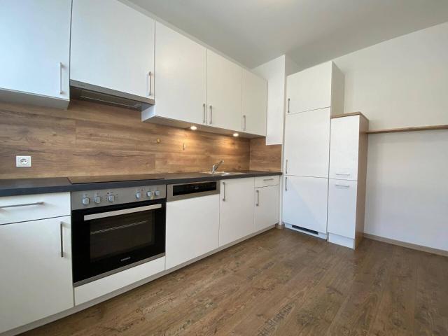 Großzügige 4 Raumwohnung mit schönem Balkon und Einbauküche am Stadtrand von Melk!