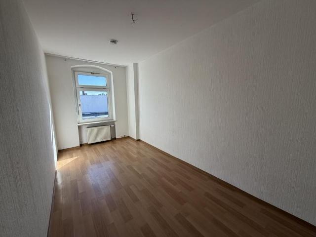 Großzügige 4 Raum Wohnung in zentraler Lage