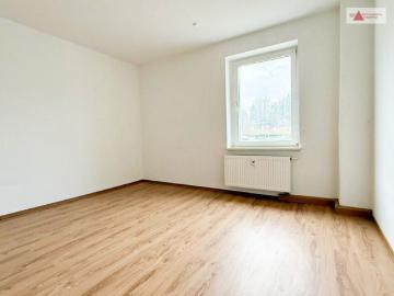 Großzügige 4 Raum Wohnung in Geyer