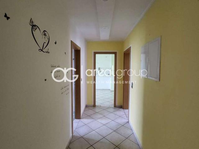 Großzügige 4 Raum Wohnung mit 92 m² und großem Bad mit Wanne & Dusche