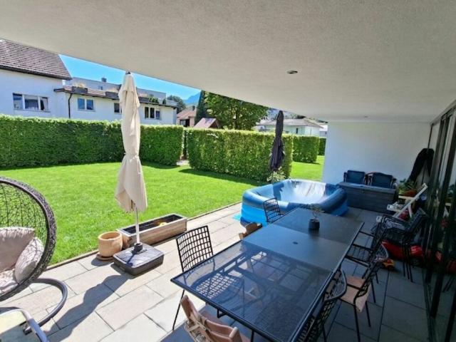 grosszügige 4 ½ Zi. Eigentums Gartenwohnung an schöner Wohnlage Buchs Räfis