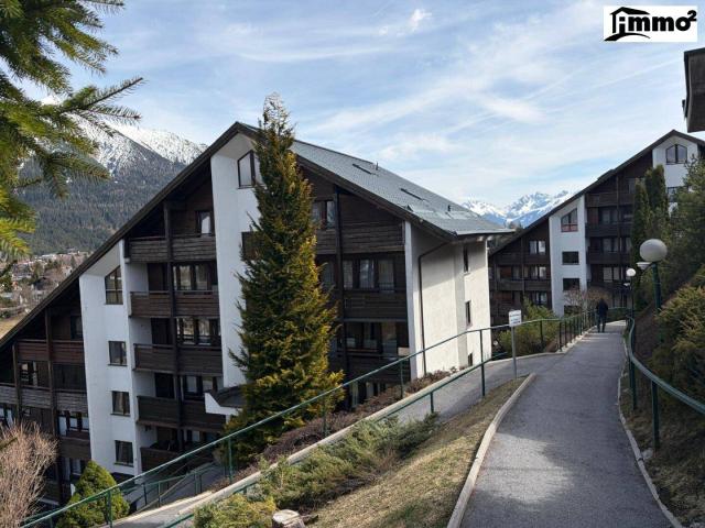 Großzügige 4 Zi Wohnung mit 2 Balkonen in Seefeld, EG, Carport, 104m²