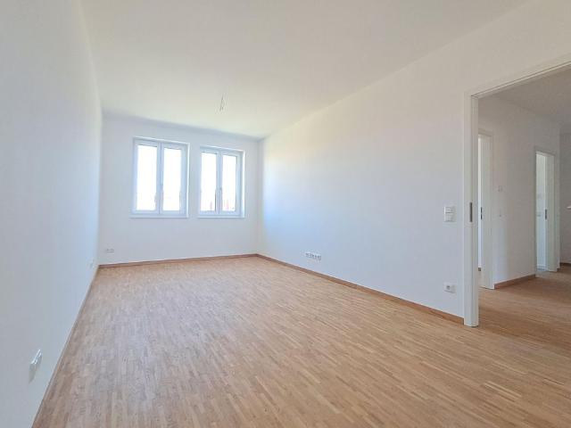 Großzügige 4 Zimmer Wohnung mit 2 Balkonen Einziehen und Wohlfühlen!
