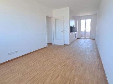 Großzügige 4 Zimmer Wohnung mit 2 Balkonen Einziehen und Wohlfühlen!