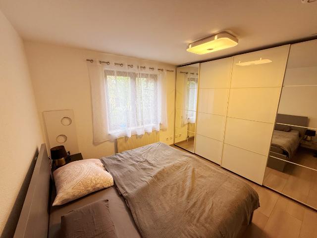Großzügige 4 Zimmer Wohnung mit Terrasse und Gartenanteil