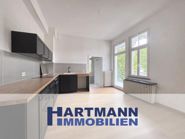 Großzügige 4 Zimmer Wohnung mit Balkon !