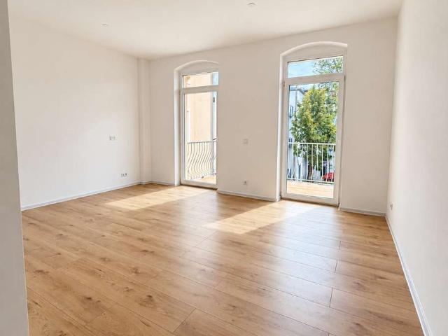 Großzügige 4 Zimmer Wohnung mit Balkon